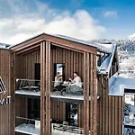 Summit Seefeld Апарт-отель 4*